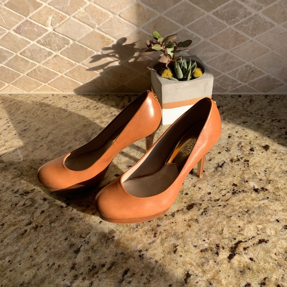 Women’s Michael Kors Shoes - Heels - Picture 3 of 7